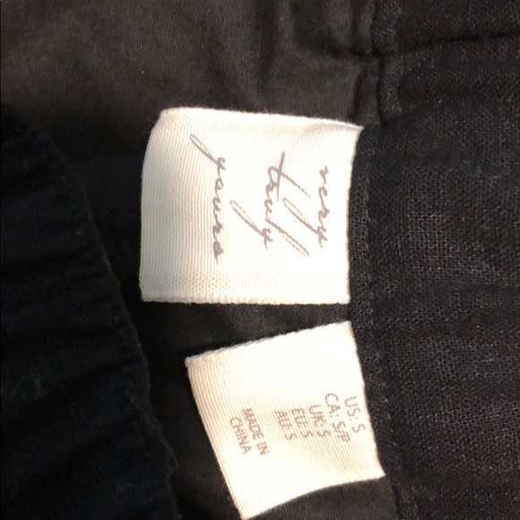 Very truly yours black shorts - Picture 5 of 8